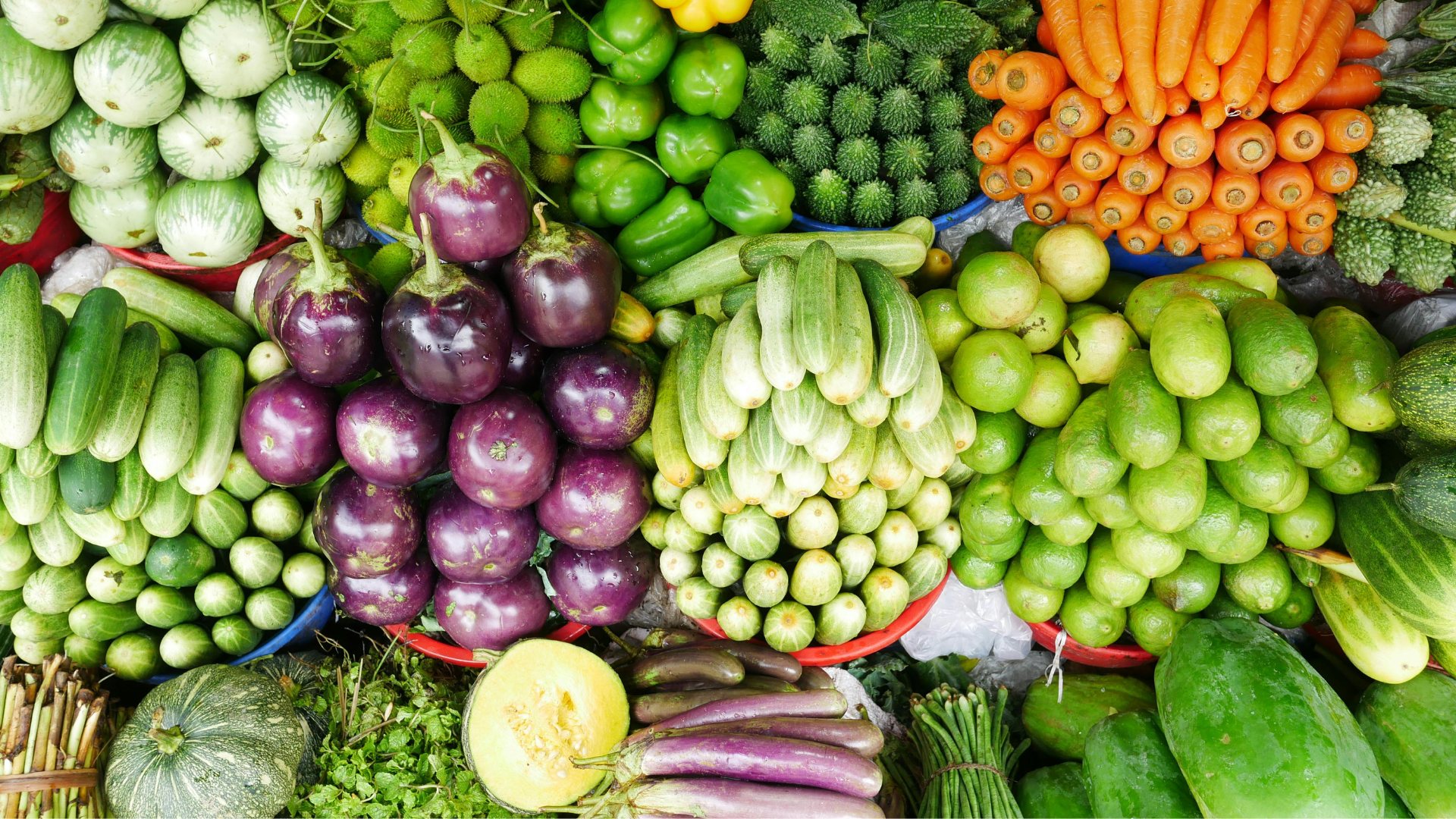 Fresh vegetables arranged for market display